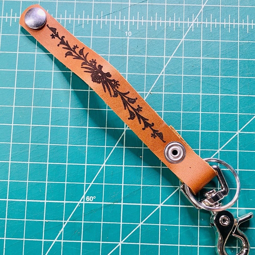 4.5” loop trigger snap leather keychain floral line customized - Picture 5 of 6